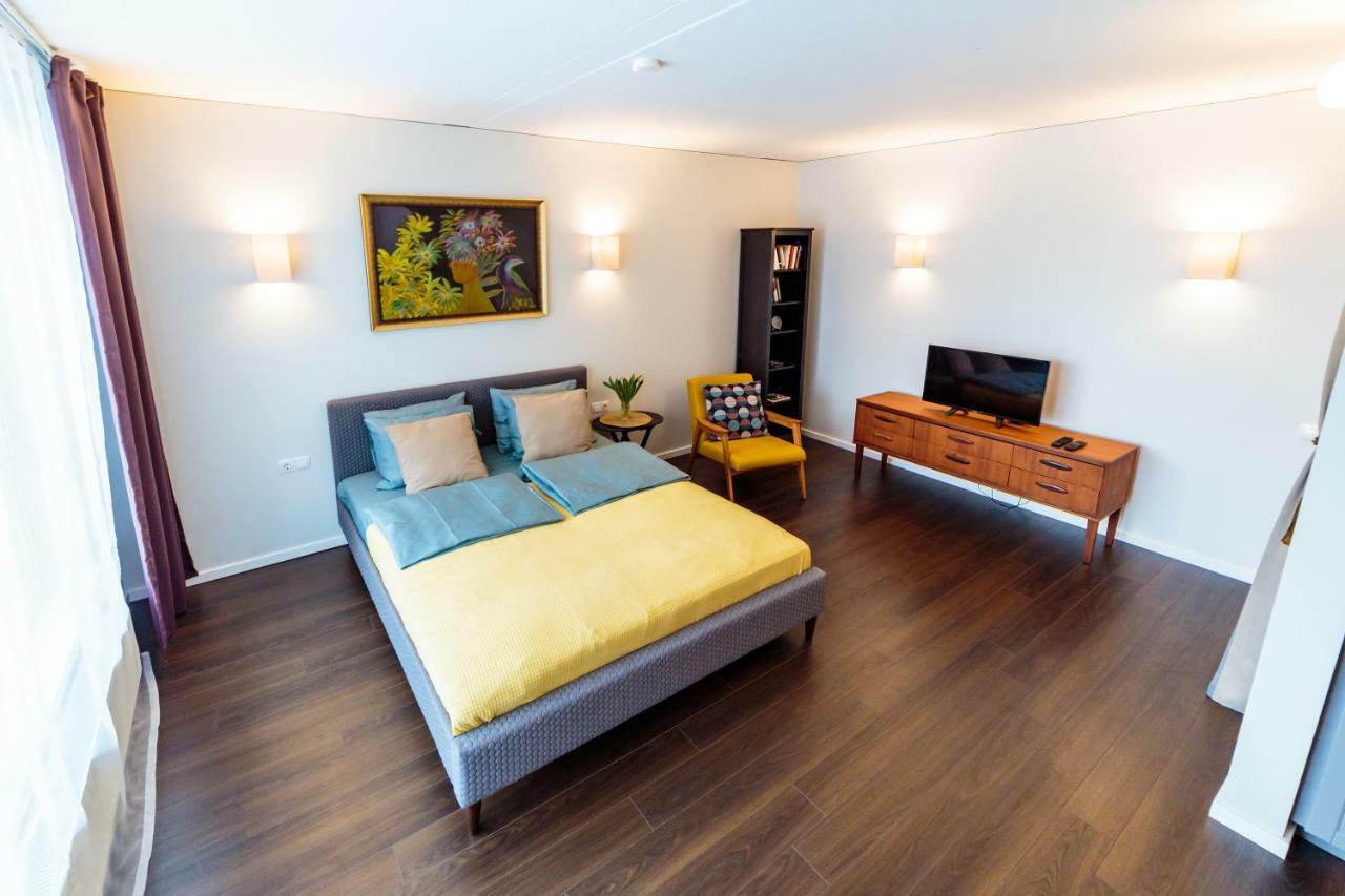 Romantic Apartment Close To The Old Town Вильнюс Экстерьер фото